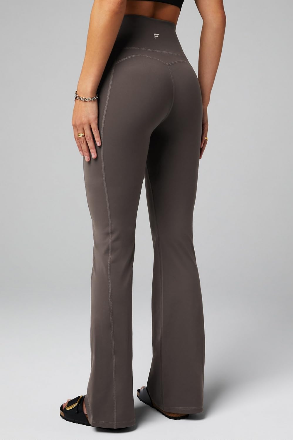 Fabletics Oasis Pureluxe - Zapatos acampanados de cintura alta para mujer, compresión ligera, suave como la mantequilla