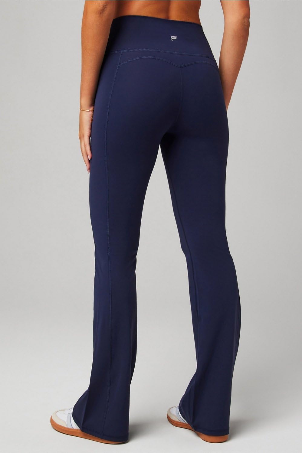 Fabletics Oasis Pureluxe - Zapatos acampanados de cintura alta para mujer, compresión ligera, suave como la mantequilla