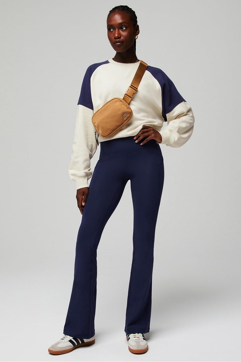 Fabletics Oasis Pureluxe - Zapatos acampanados de cintura alta para mujer, compresión ligera, suave como la mantequilla